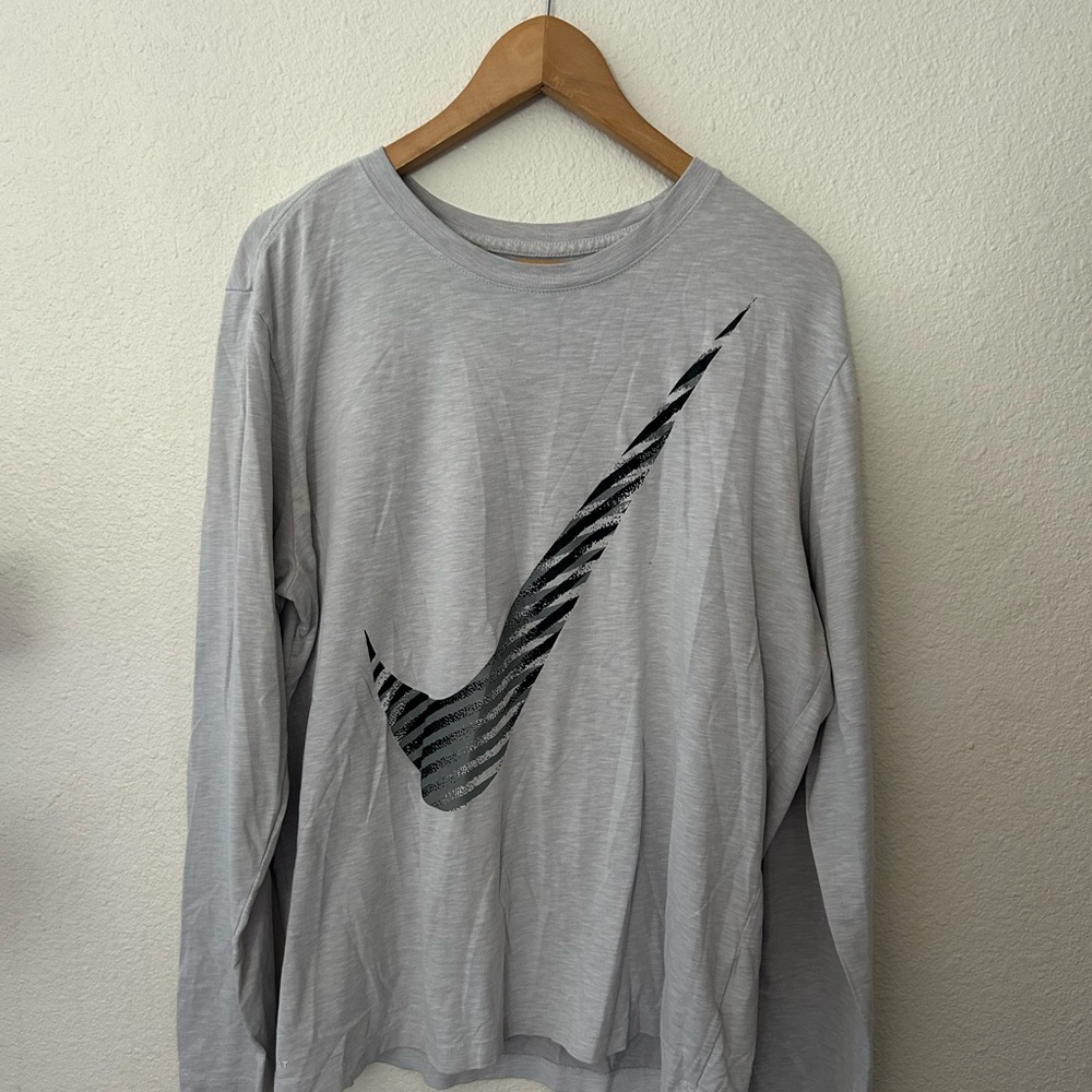 Nike Gray Long Sleeve Men's Shirt